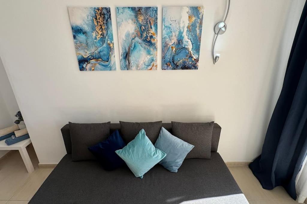 Apartamento A Pie De Playa Con Terraza Y Piscinas Apartment Benalmadena Exterior photo